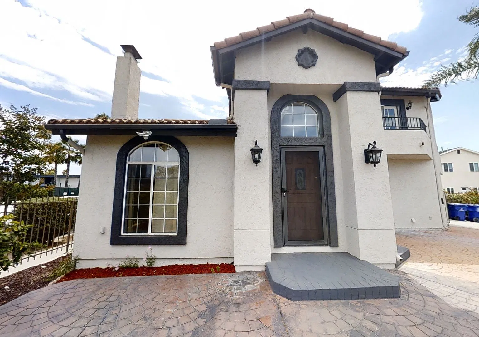 Newly Renovated! 4BD + Attached Studio — Photo 4