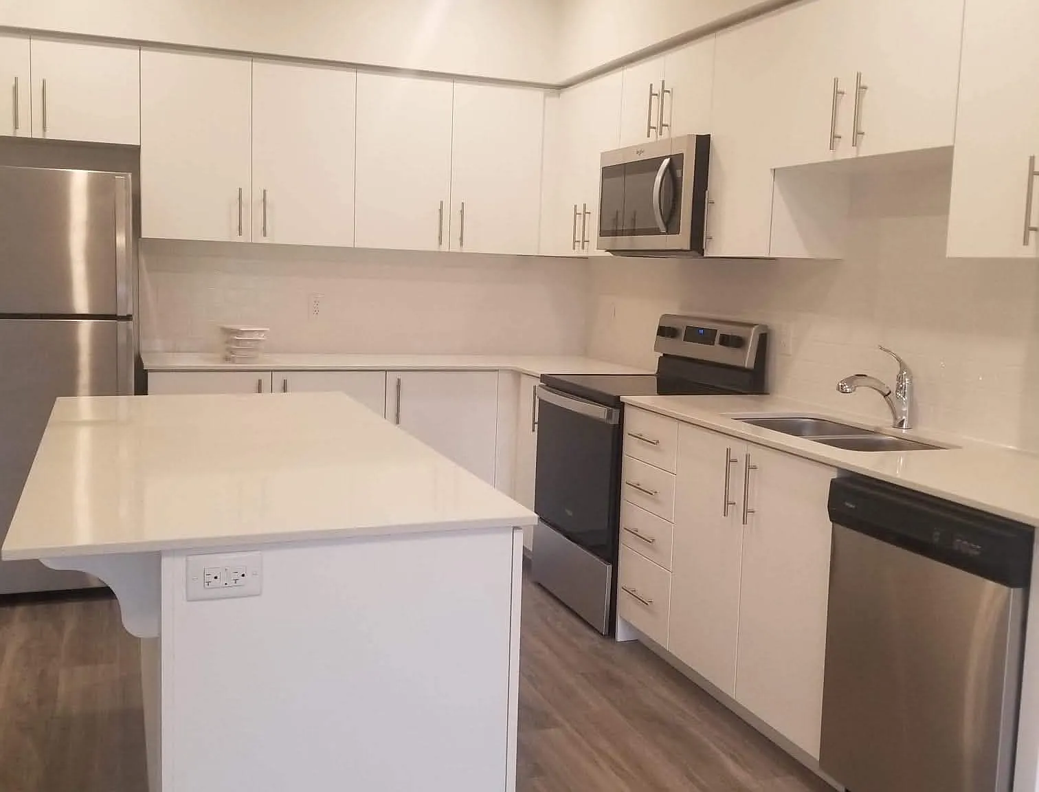3 bed, $2,850 — Photo 3