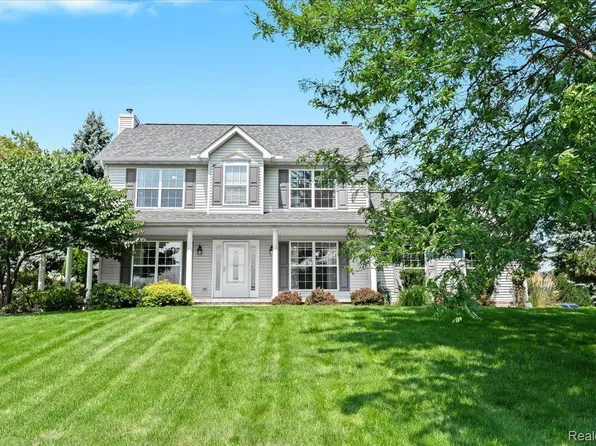 6344 Robins Nest Ct, Linden, MI 48451