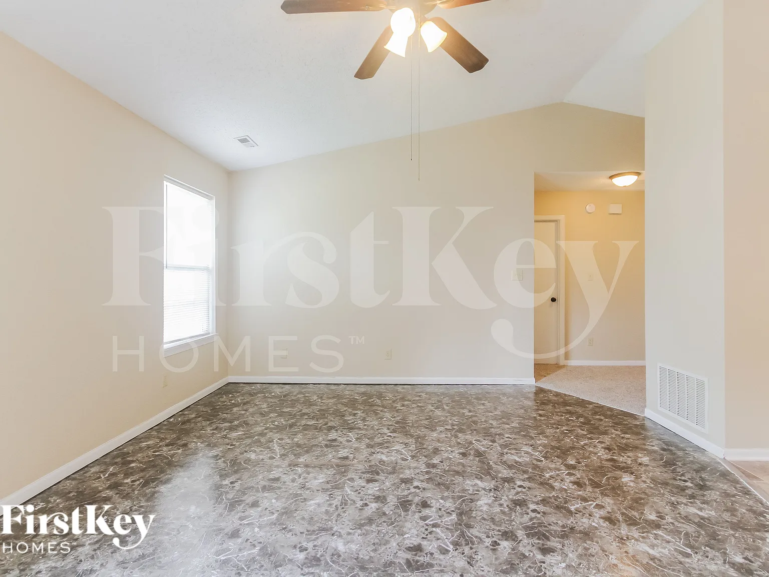 3 bed, 2.0 bath, 1187 sqft, $1,905 — Photo 4