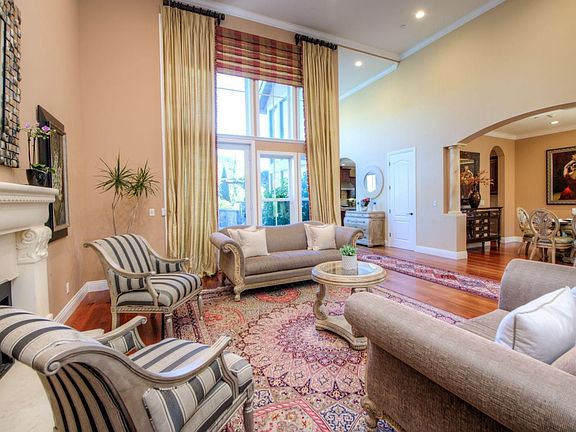 5th image of 32 Nunes Dr #A