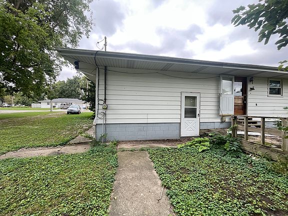 3rd image of 202 S Cider St