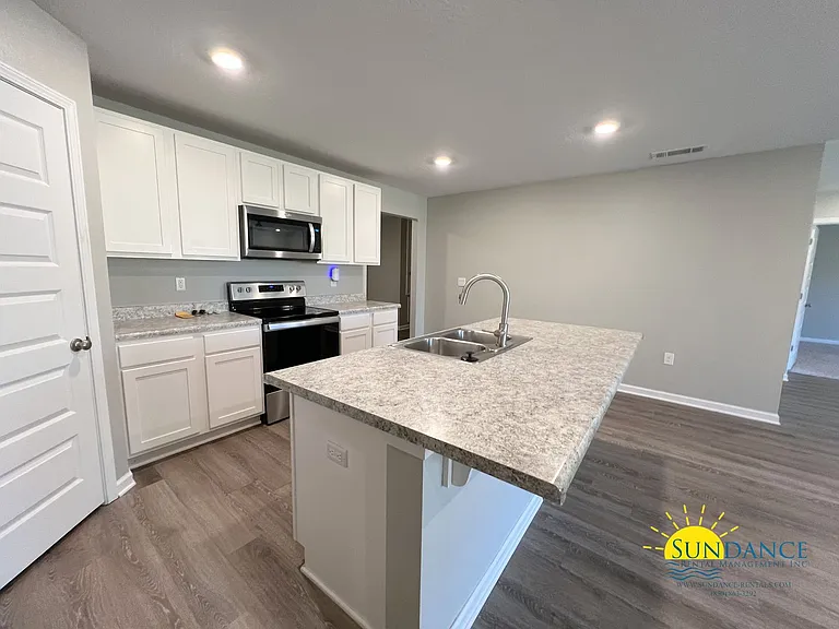 302 Flounder St — Photo 9