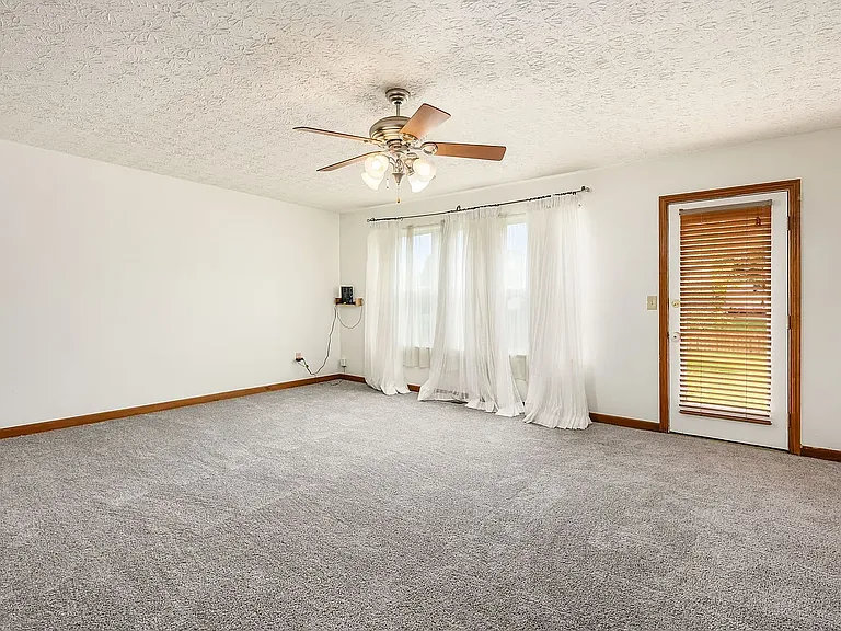 369 Abbotsbury Ct — Photo 8