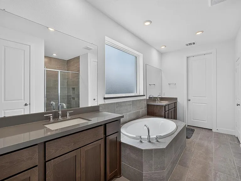 7410 Wildrye Meadow Ln — Photo 25