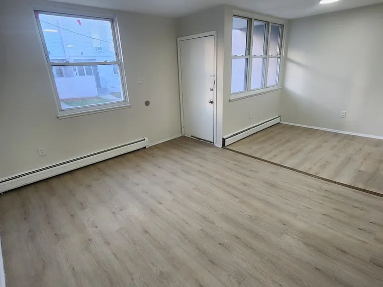 2200 Hamilton Ave — Photo 15