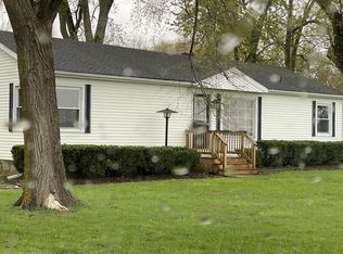 2048 W 2000s Rd, Kankakee, IL 60901