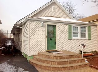 48 Newport Rd, Island Park, NY 11558