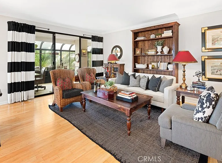 1 Sea Cove Ln — Photo 5