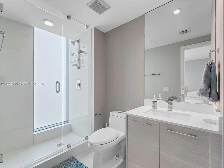 650 NE 32nd St #1201 — Photo 21