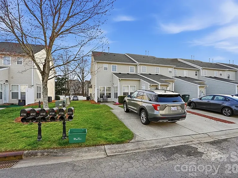 4723 Forestridge Commons Dr — Photo 12