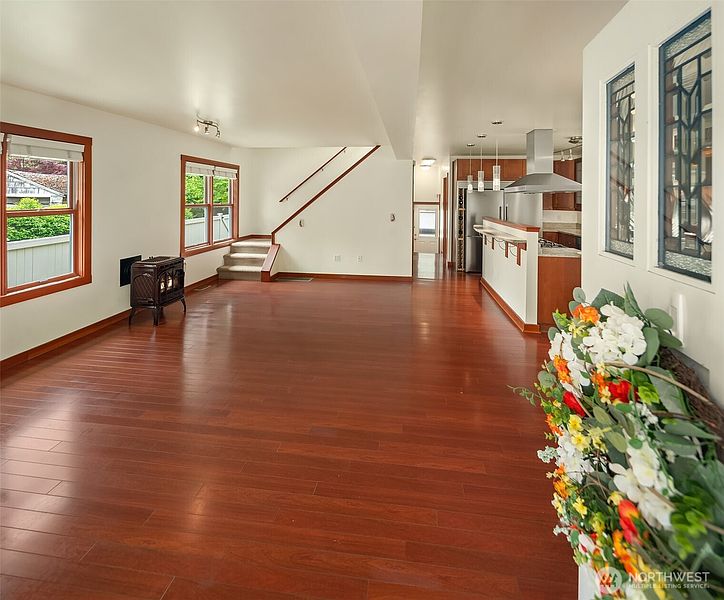 5th image of 13039 56th Avenue