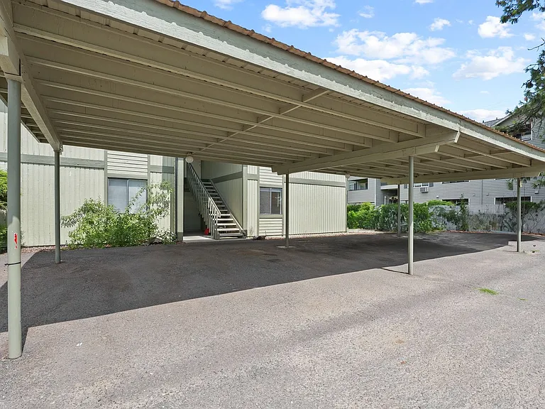 Ironwood Court Apartments — Photo 14
