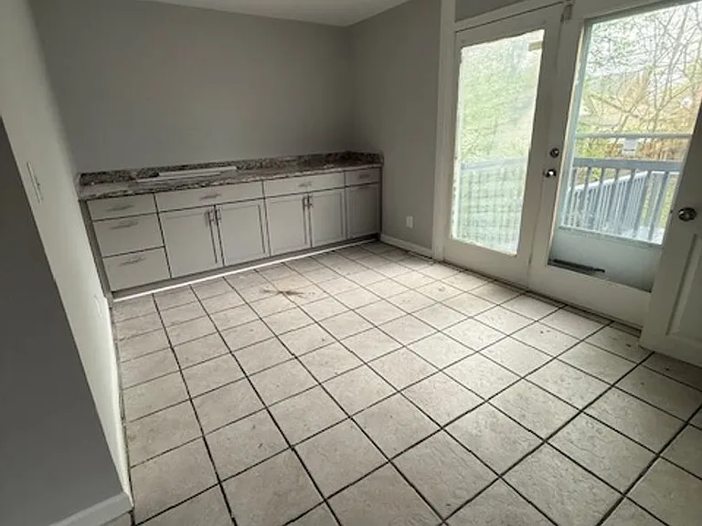 15611 Glander Ave — Photo 6
