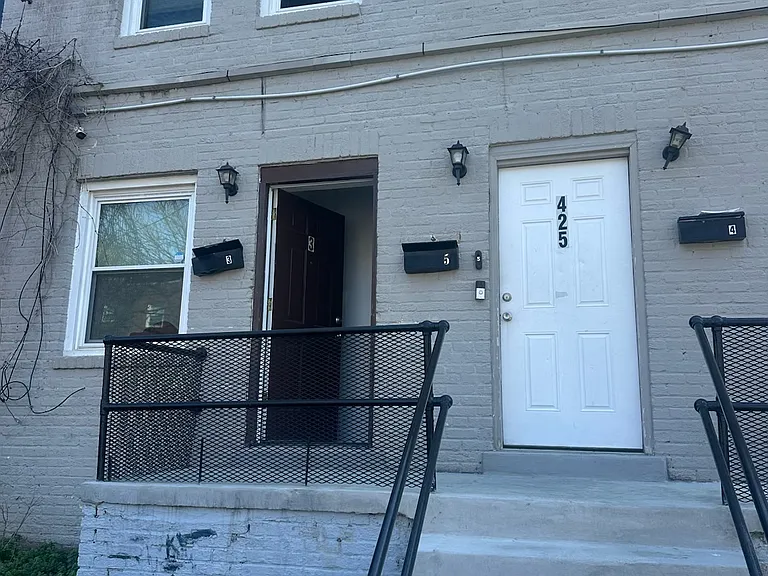 425 60th St NE — Photo 12