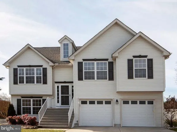 1 Tulip Ct, Deptford, NJ 08096