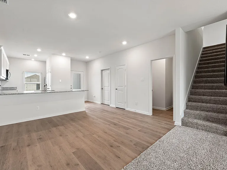 Delano Estates — Photo 73