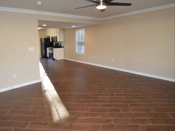 5th image of 76 Gloucester Dr