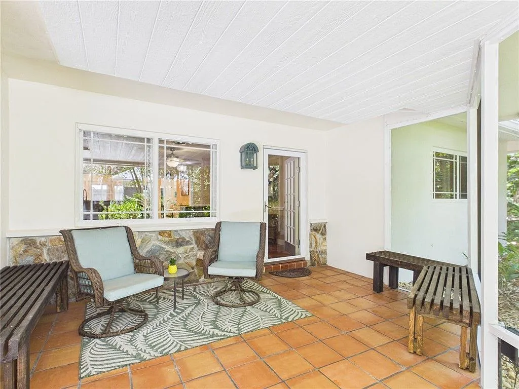 Building Photo - 9525 Periwinkle Dr
