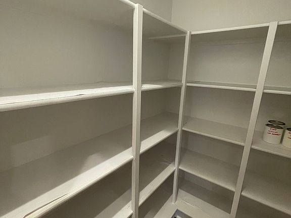 5th image of 625 Dahlia Dr