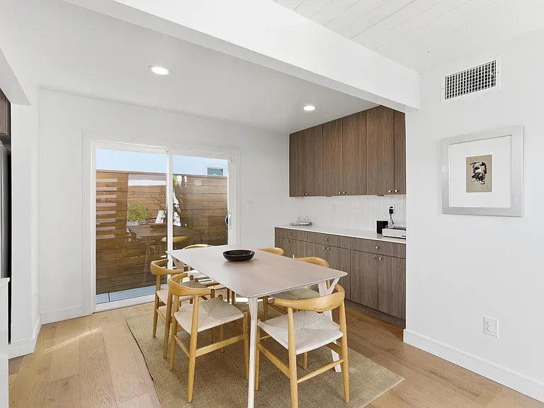 258 Walnut St — Photo 13