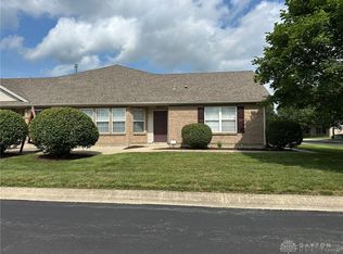4010 Twin Lakes Cir, Englewood, OH