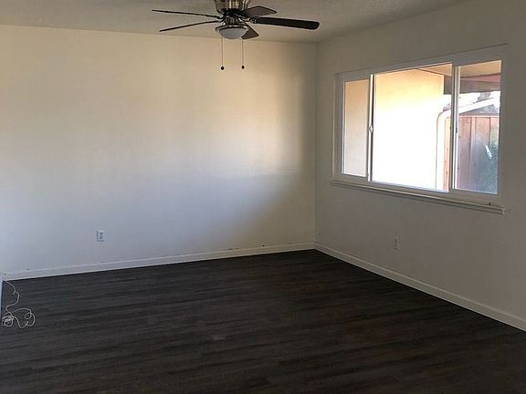 4th image of 1657 Normandie St #8000588