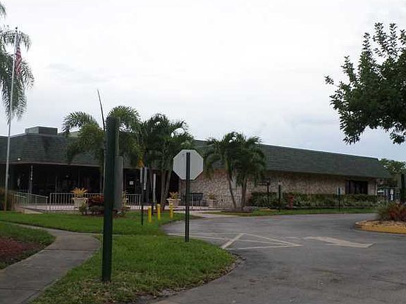4th image of 4142 NW 90th Ave APT 205