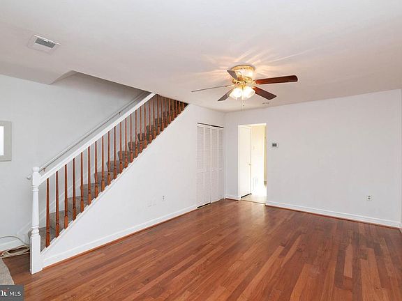 3rd image of 8384 Norwood Dr