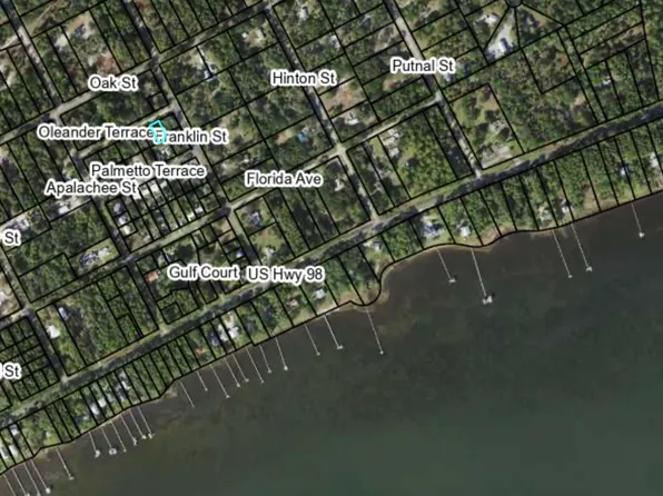 2528 Oleander Ter, Lanark Village, FL 32322