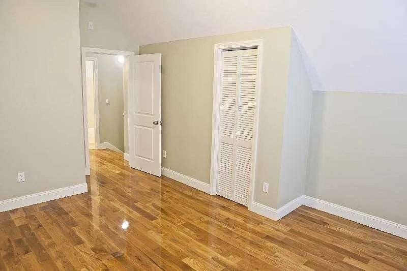 5 bed, $5,000 — Photo 4