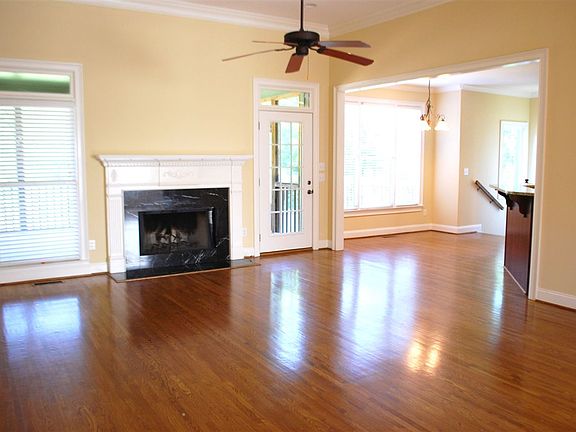 4th image of 126 Shore Front Ln