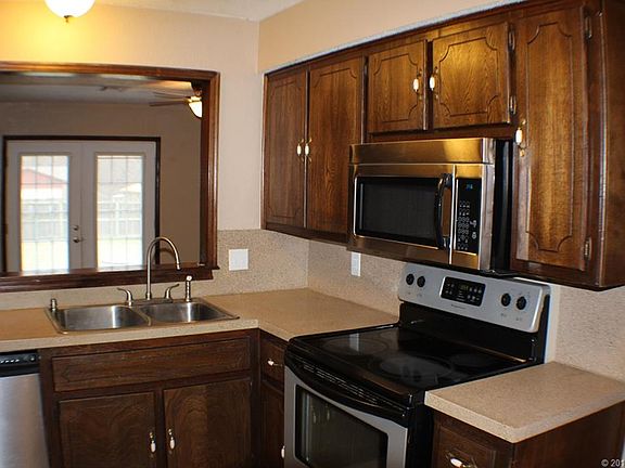 3rd image of 1761 East Dr