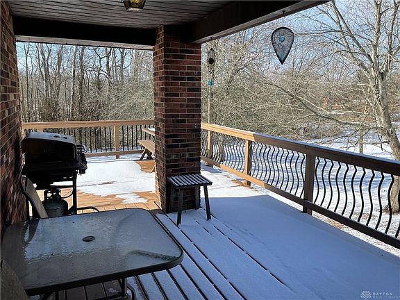 5th image of 391 Silver Creek Dr