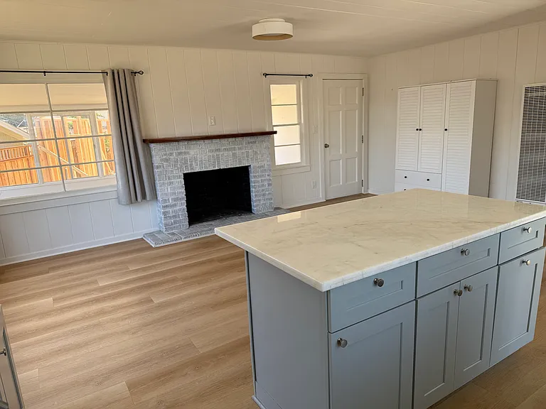 313 Seacliff Dr — Photo 5