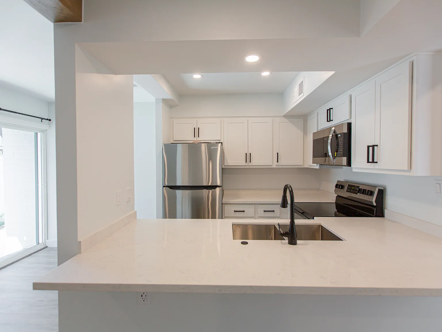 2 bed, 1.5 bath, 1046 sqft, $2,150 — Photo 1