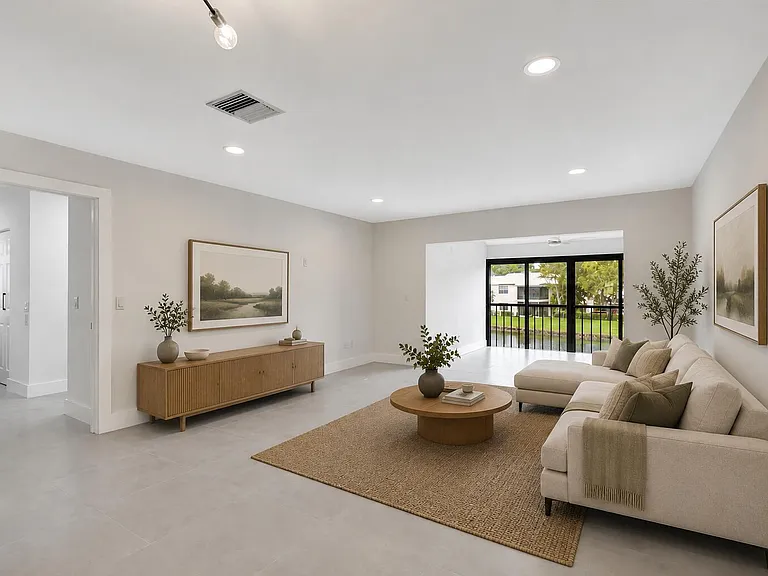 7898 Eastlake Dr #7D — Photo 3