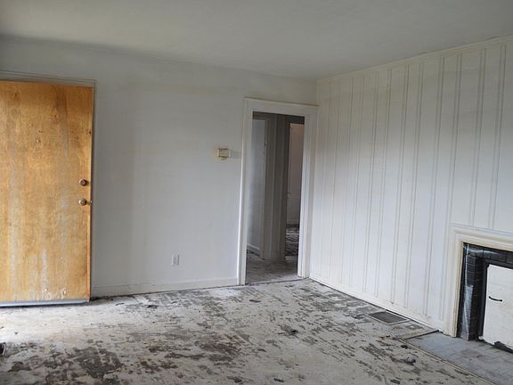 3rd image of 2401 NE Coker Ave