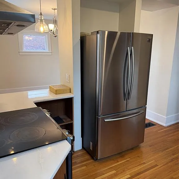 1504 Elsmere Ave — Photo 5