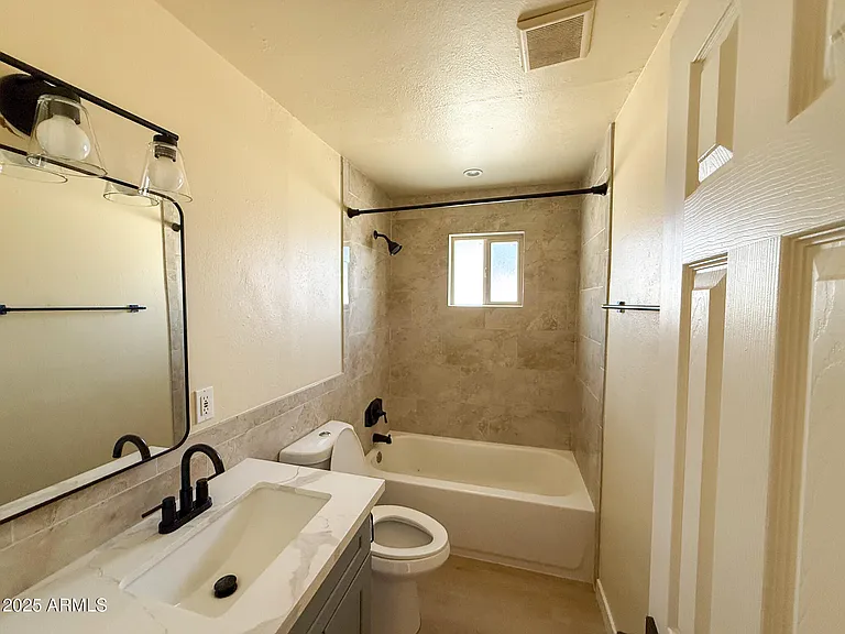 1312 W 5th St — Photo 5