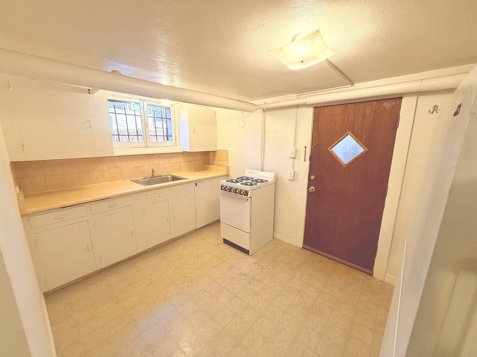 1 bed, 900 sqft, $900 — Photo 4