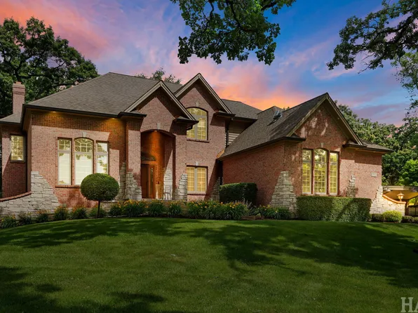 2601 Rolling Oaks Rd, Spring Grove, IL 60081