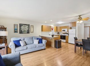 457 Bowlavard Ave APT 2, Belleville, WI 53508