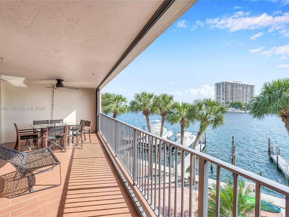 1700 S Bayshore Ln #3B