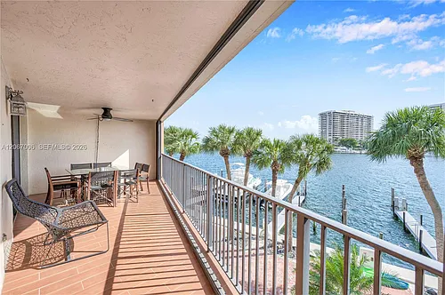 1700 S Bayshore Ln #3B Photo 1 1700 S Bayshore Ln #3B Photo 1
