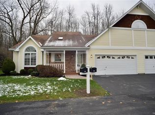 43 Spicebush Ln, Buffalo, NY 14221