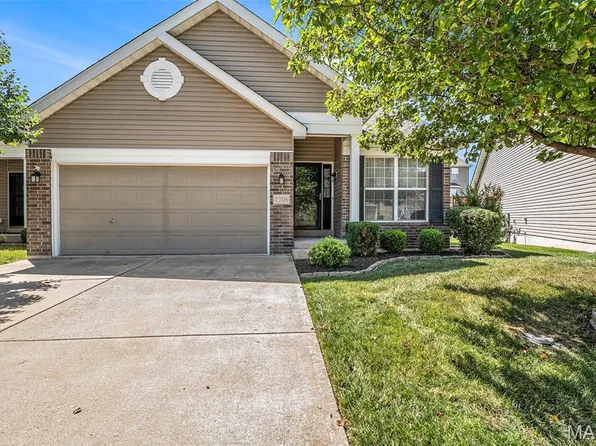 1708 Prestshire Dr, Fenton, MO 63026