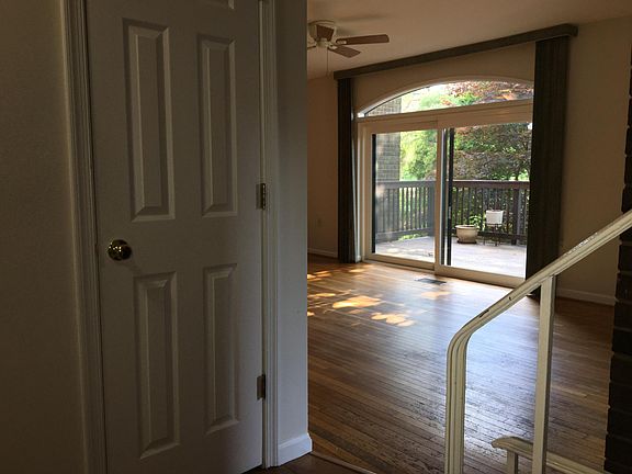 3rd image of 4922 Schuyler Dr