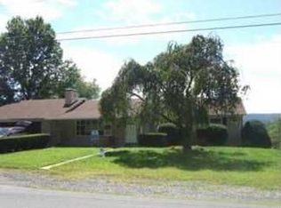 500 Pine Hill Dr, Pine Grove, PA 17963