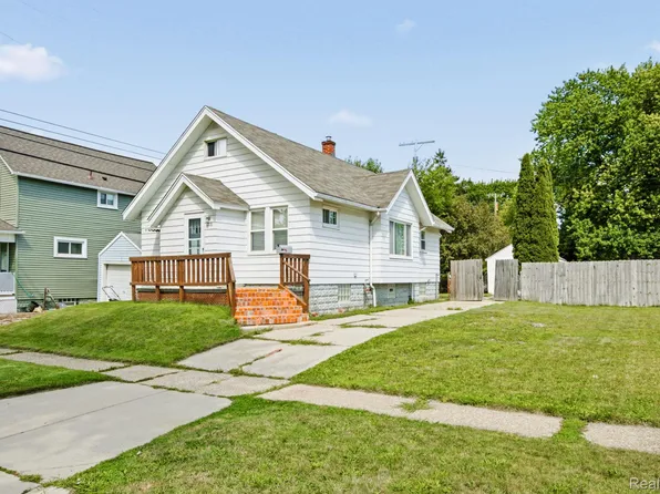 1218 12th St, Port Huron, MI 48060
